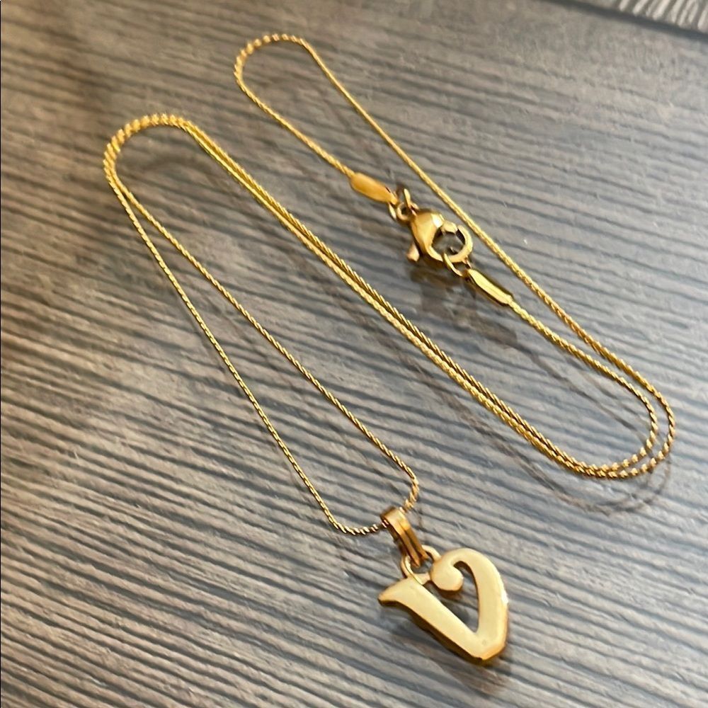 Vintage Gold-tone “V” Initial Pendant Necklace